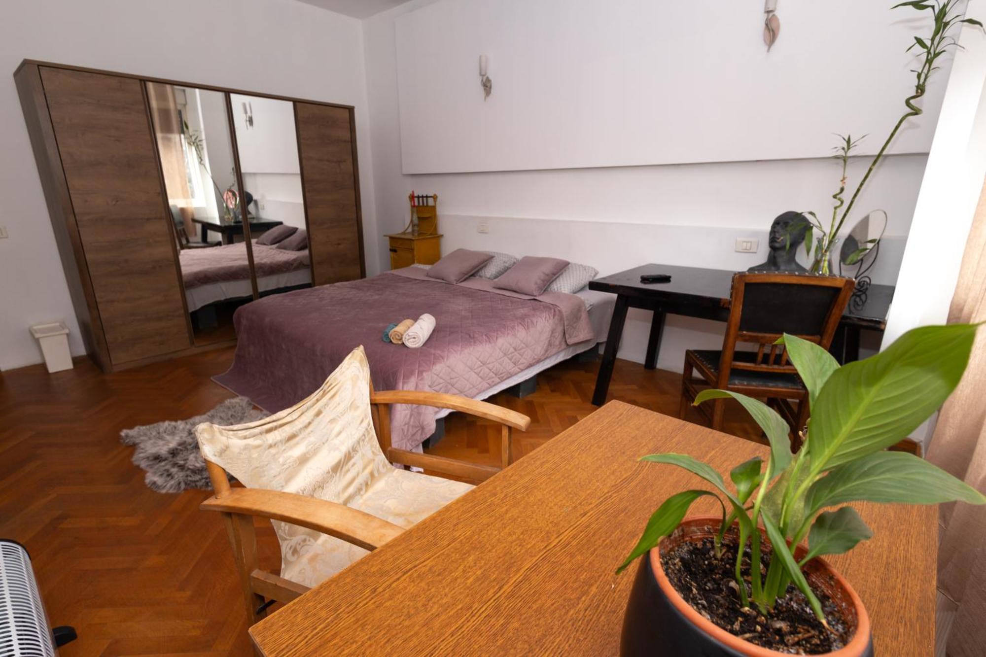 Shared Retro Vintage Luxury Apartment Βουκουρέστι Εξωτερικό φωτογραφία